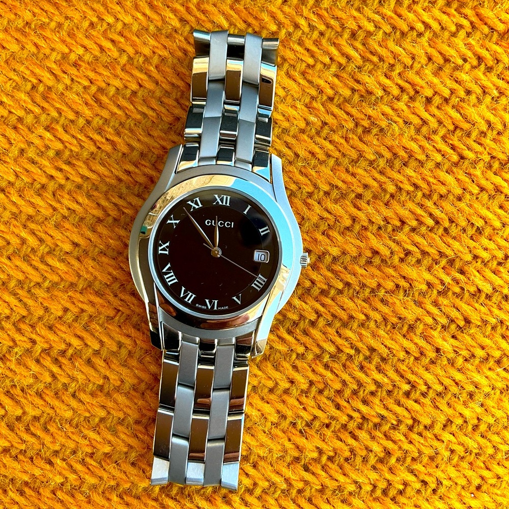 GUCCI stainless steel DRESS watch🔥🔥 - Picture 8 of 15